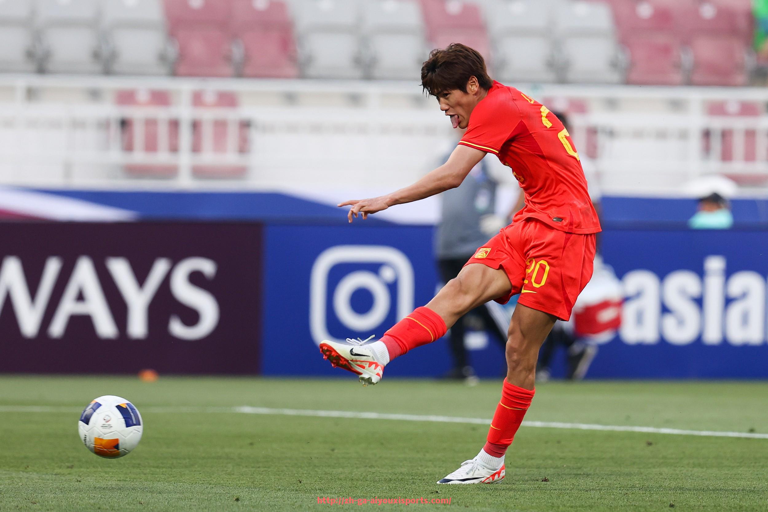 爱游戏体育官网-英超狼队美国球员大盘点，他们在莫利纽球场的地位如何？