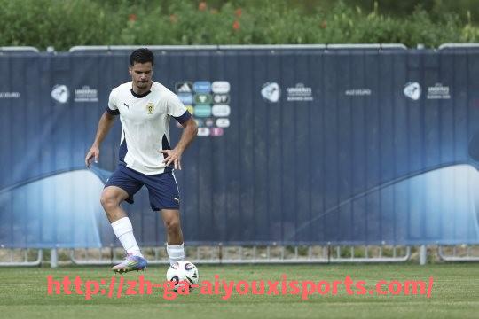 爱游戏体育官网-中超联赛足球解说员名单及风格介绍